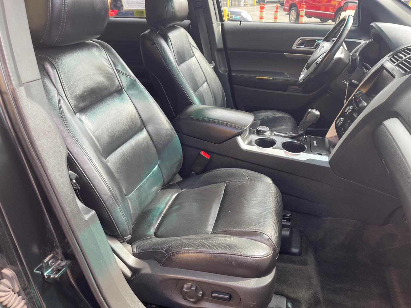 2013 Black /Black Ford Explorer XLT (1FM5K8D86DG) with an 3.5 Liter V6 engine, Automatic transmission, located at 801 South State Street, Salt Lake City, UT, 84111, (801) 328-0098, 40.751953, -111.888206 - Features Top Features: 4WD/AWD, Parking Sensors, Alloy Wheels, Rear Air Conditioning, Bluetooth Technology, Rear View Camera, Fold-Away Third Row, Satellite Radio Ready, Front Seat Heaters, Third Row Seat, Leather Seats Basic Features: ABS Brakes, Auxiliary Audio Input, Power Locks, Rear Defro - Photo#17
